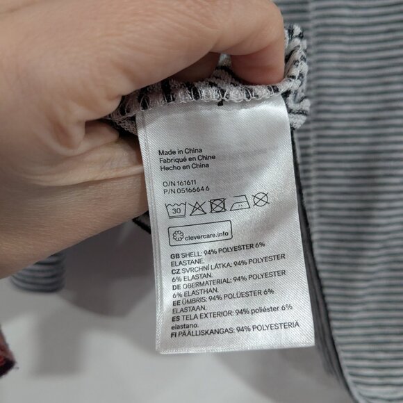 *3/$10* H&M Striped Cropped Oversize Tee Black White Size Small - Picture 4 of 4